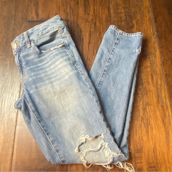AMERICAN EAGLE Boy Friend Jean Ripped & Destroyed Light Wash Jeans - Picture 3 of 15
